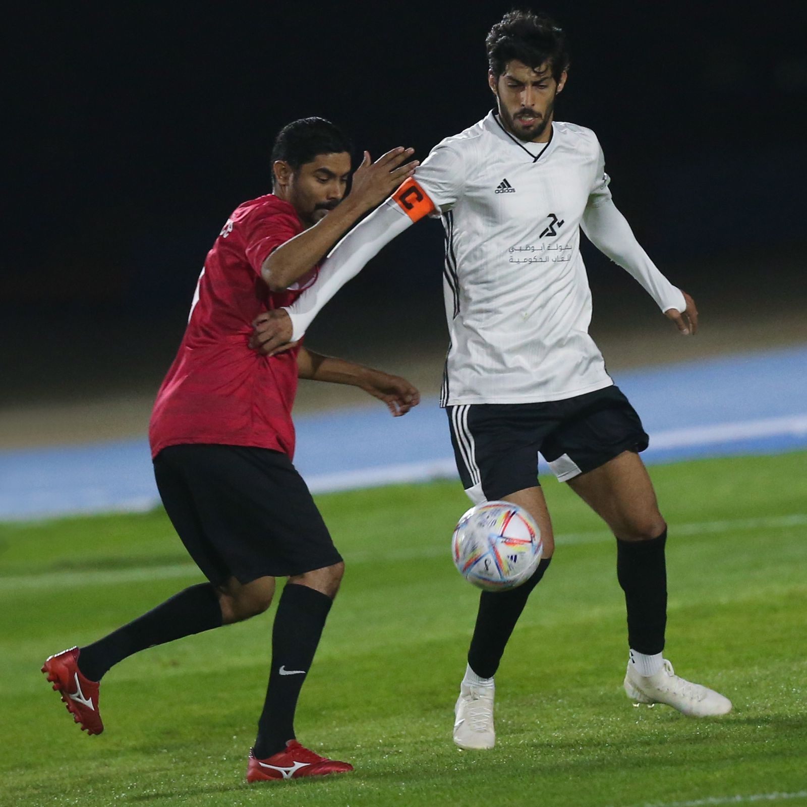 الرياضي الشامل.. سيف الرميثي يخطف قلوب جماهير الإمارات ويحقق إنجازات متعددة بكرة القدم وألعاب القوى
