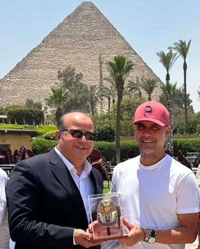 جوارديولا يزور مصر بعد الفوز بالثلاثية التاريخية.. «يقضي إجازته في مصر