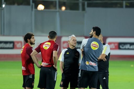 مران الأهلي| كولر يجتمع بالدوليين.. وطبيب الفريق يكشف آخر تطورات إصابة السولية