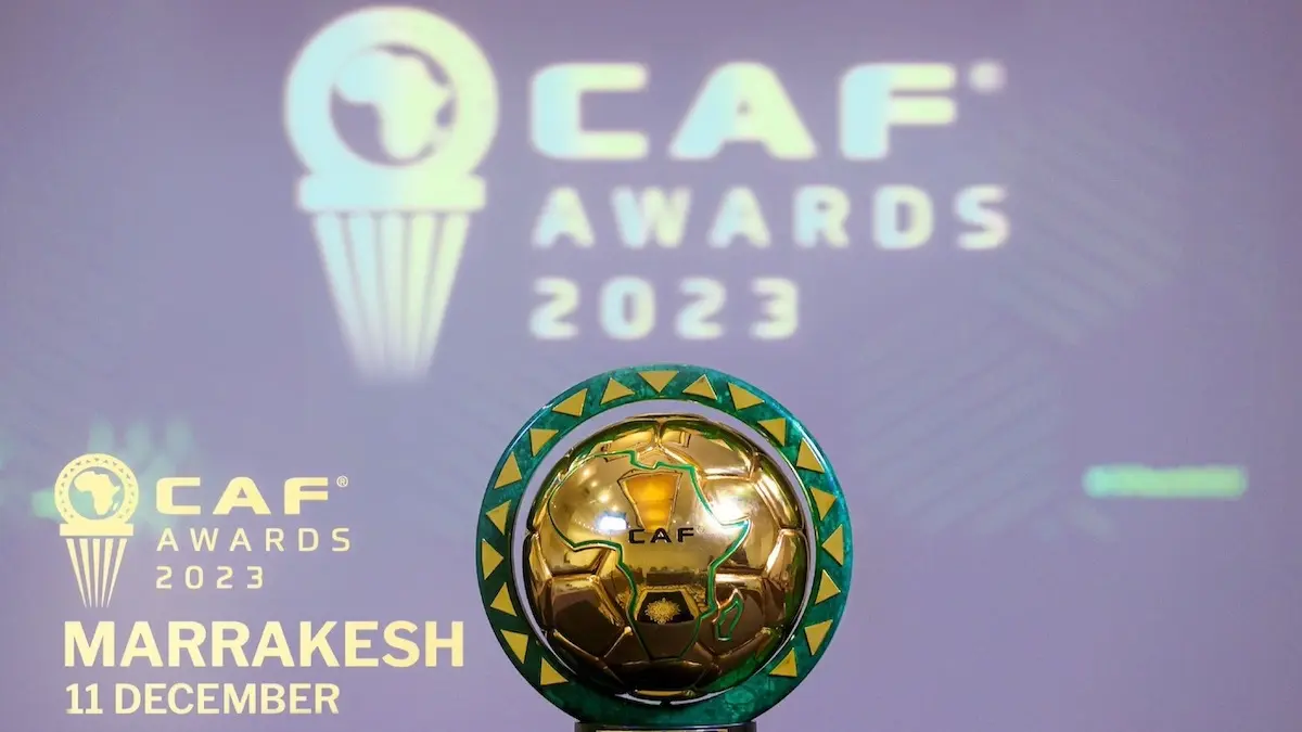 فيكتور اوسيمين يفوز بجائزة أفضل لاعب في قارة أفريقيا … أسيسات أوشوالا تتوج بجائزة أفضل لاعبة في إفريقيا