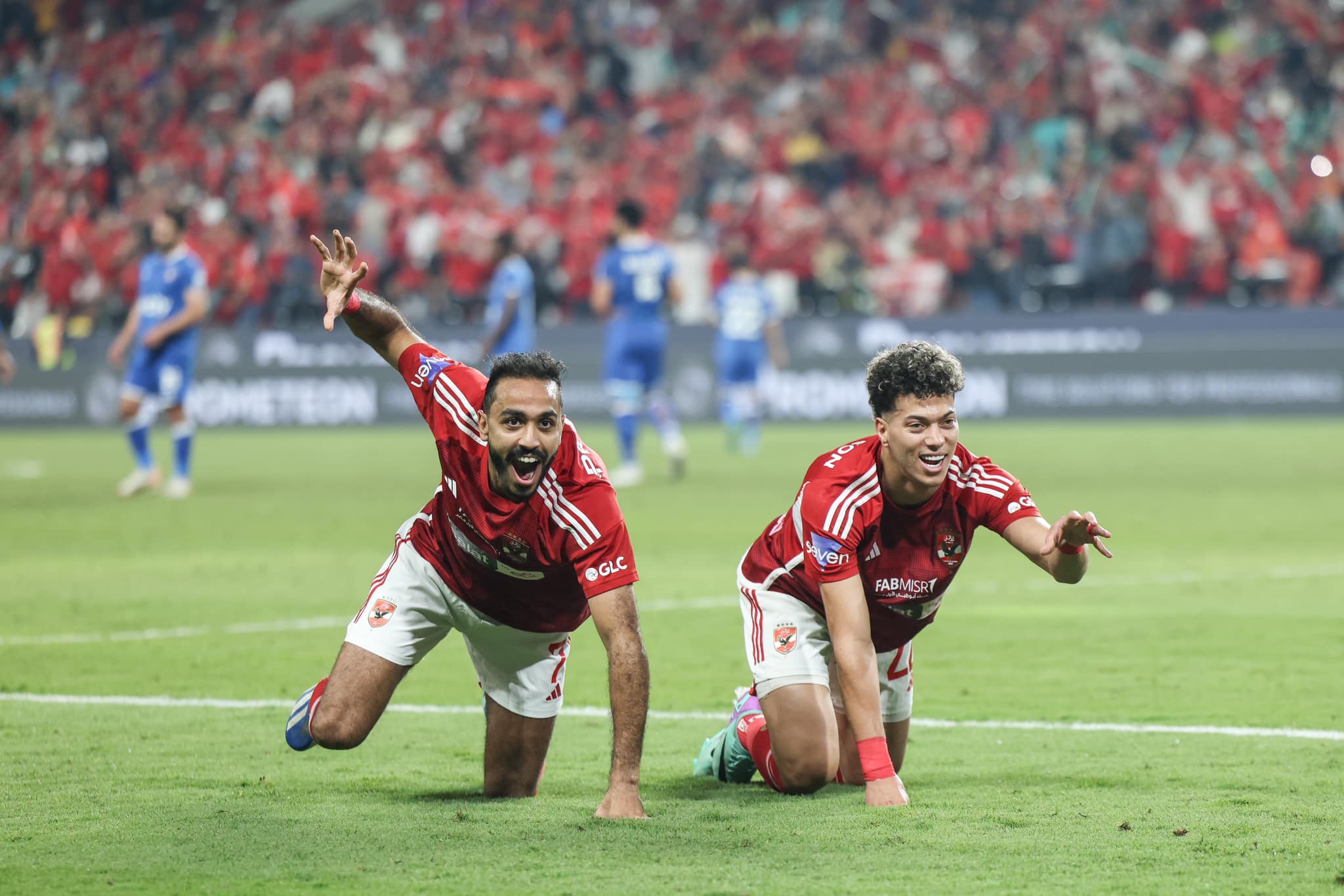 أخبار الأهلي: كواليس مثيرة.. كهربا أنقذ إمام عاشور من الاستبعاد في منتخب مصر