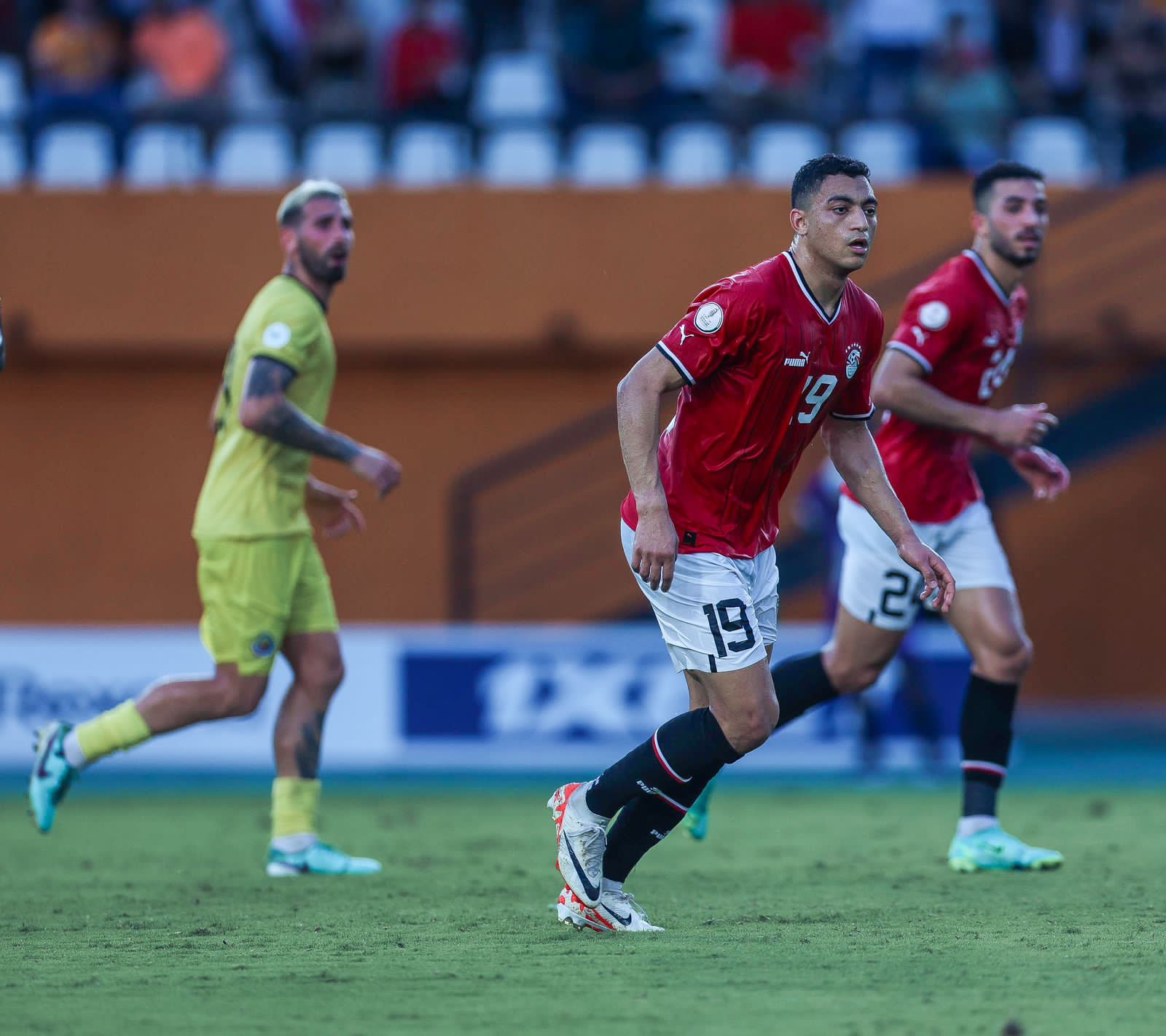 طبيب منتخب مصر يكشف حجم إصابة مصطفى محمد