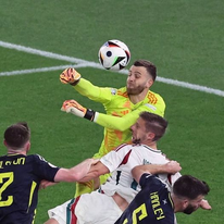 شاهد تقارير توضح حالة لاعب المجر بعد إصابته المروعة في مباراة اسكتلندا بـ يورو 2024 : فيديو و الصور