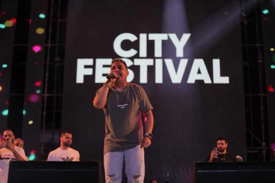 وسط حضور جماهيرى كامل العدد .. عدوية ورامى جمال والبحراوى يتألقون في حفل City festival شبين الكوم
