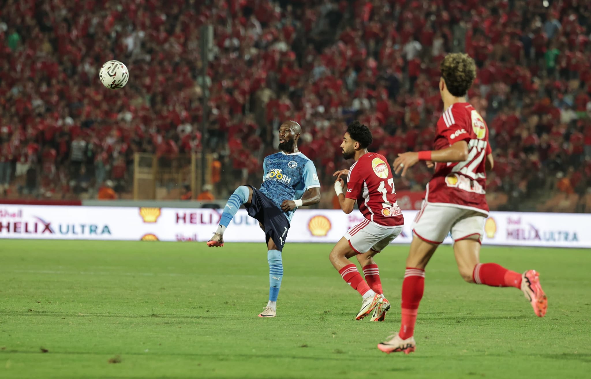 أخبار الأهلي : بالمواعيد .. المباريات المتبقية للأهلي وبيراميدز قبل حسم الدوري