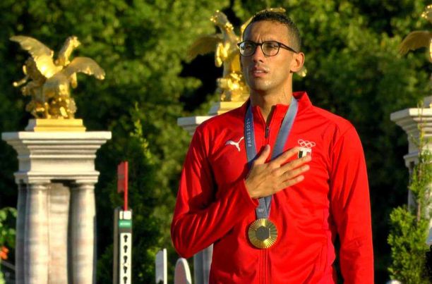 شاهد واصل أحمد الجندي، كتابة تاريخ جديد بفوزه بالميدالية الذهبية في دورة الألعاب الأولمبياد سنة 2024