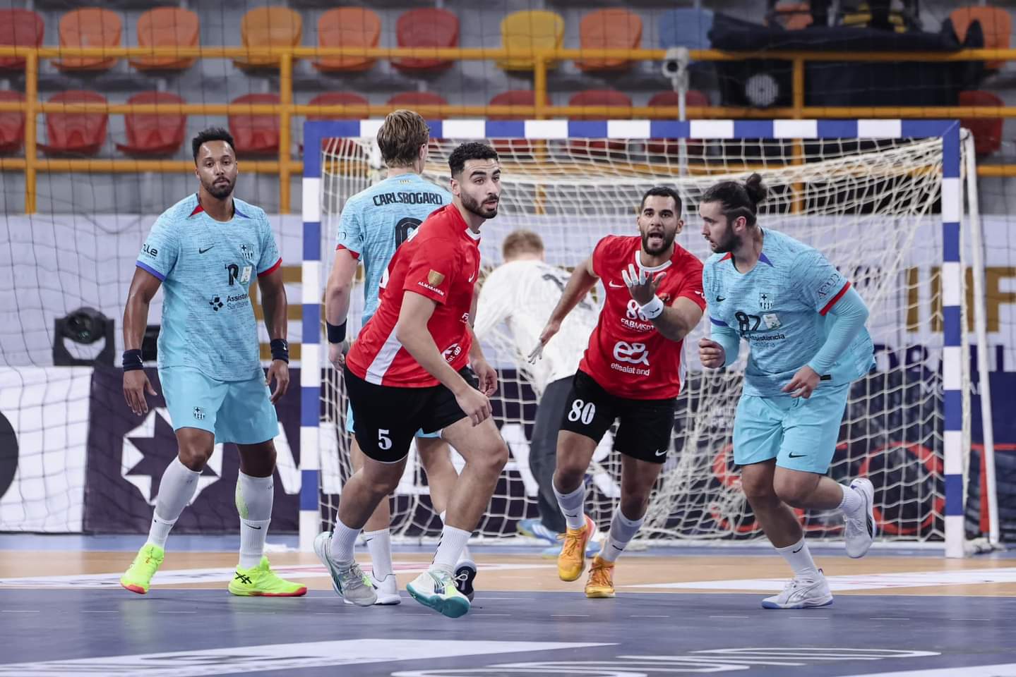 الأهلي يفوز على برشلونة ويحصد برونزية كأس العالم للأندية لكرة اليد