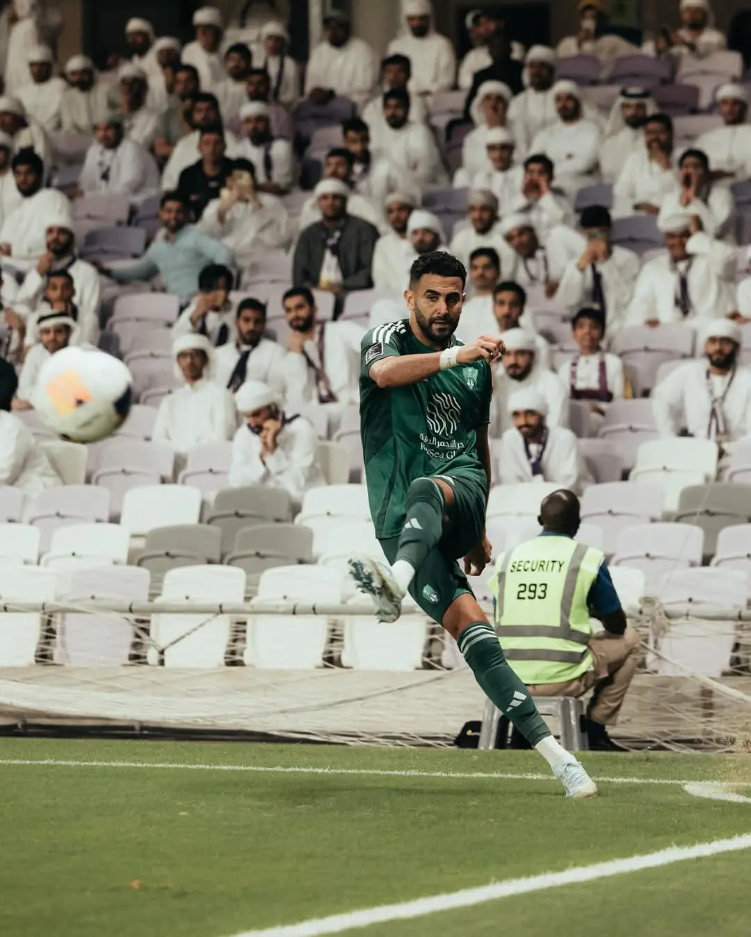 معلق مباراة الأهلي ضد الوحدة في الدوري السعودي