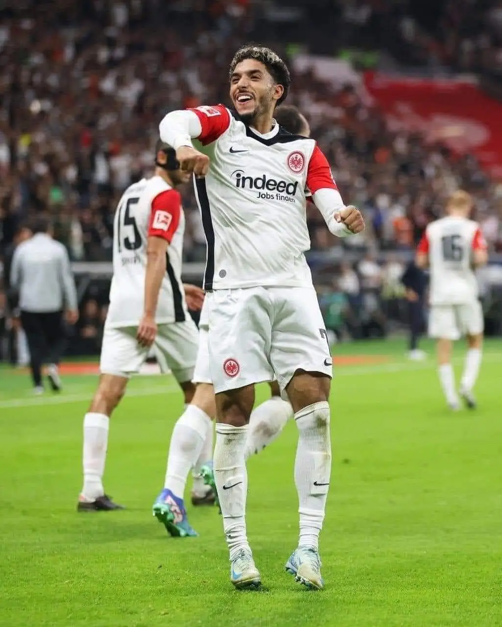 عمر مرموش يقود فرانكفورت ضد ميتييلاند في الدوري الاوروبي