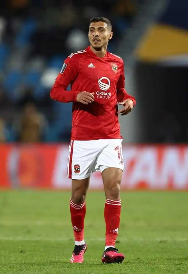 الاهلي يسعي لضم شريف في يناير مجاناً