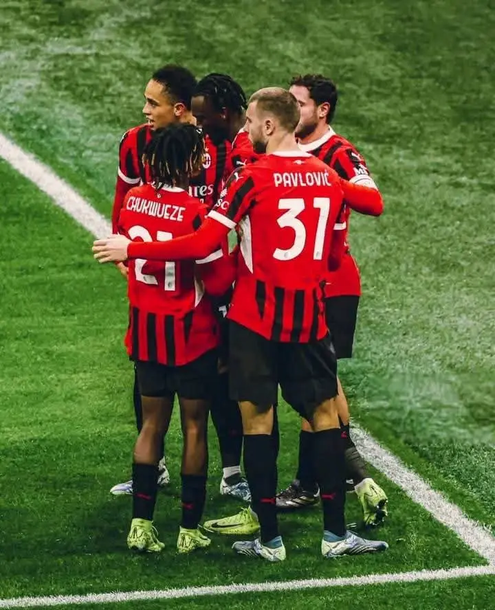 موعد مباراة ميلان ضد هيلاس فيرونا في الدوري الايطالي والقناة الناقلة