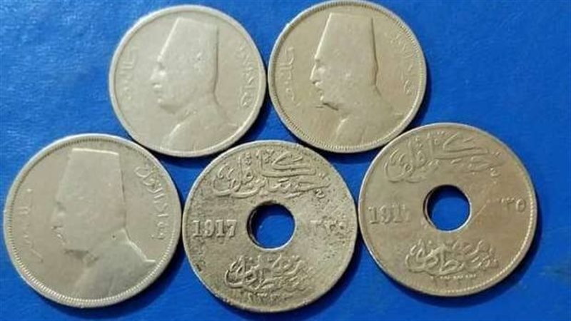 هتبيعها بالملايين وهتعيش ملك.. العملات القديمة كنز حقيقي في مصر “البريزة والشلن بـ 30 ألف جنيه”