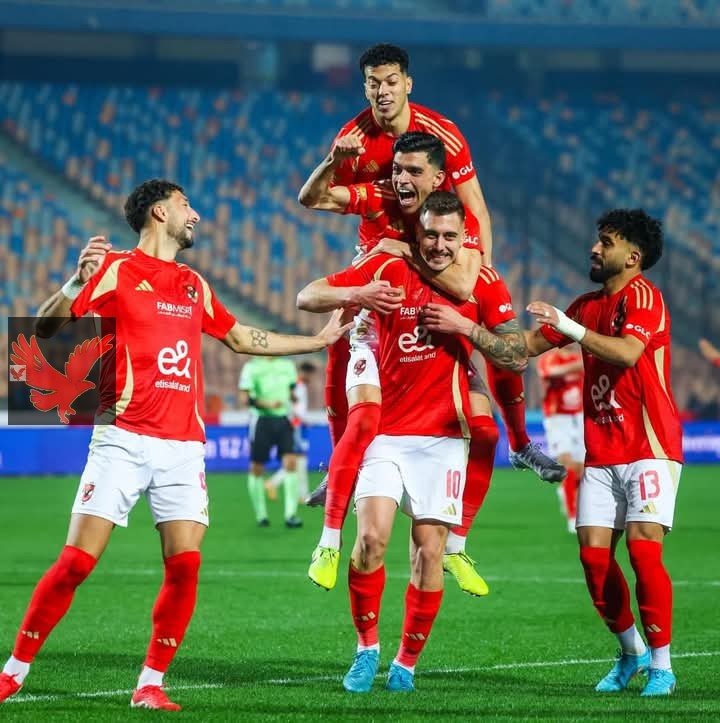 الأهلي يخطط لتجديد عقد نجم الفريق لمدة موسمين إضافيين.. تعرف عليه