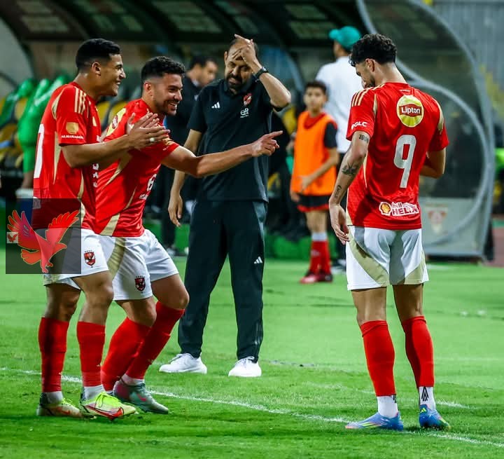 مدافع الأهلي يتلقي عرضاً خليجياً للرحيل عن الفريق