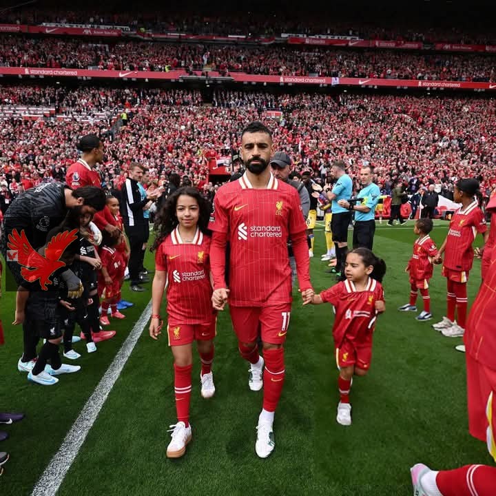 محمد صلاح يتوج بلقب الدوري الانجليزي والهداف لعام 2025